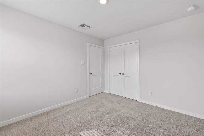 Building Photo - 3903 Flora Fld Dr