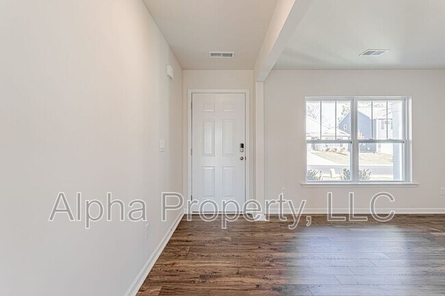 Building Photo - 816 Wolverine Ln