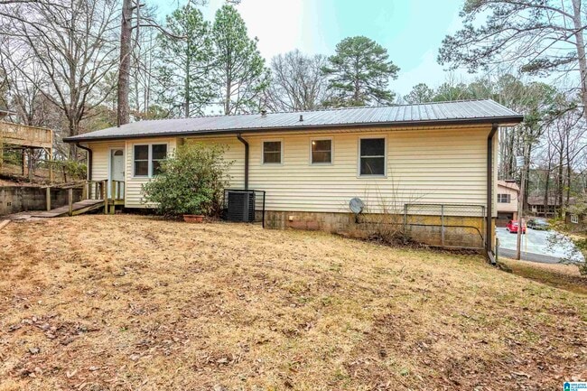 Building Photo - 506 Vardar Ln