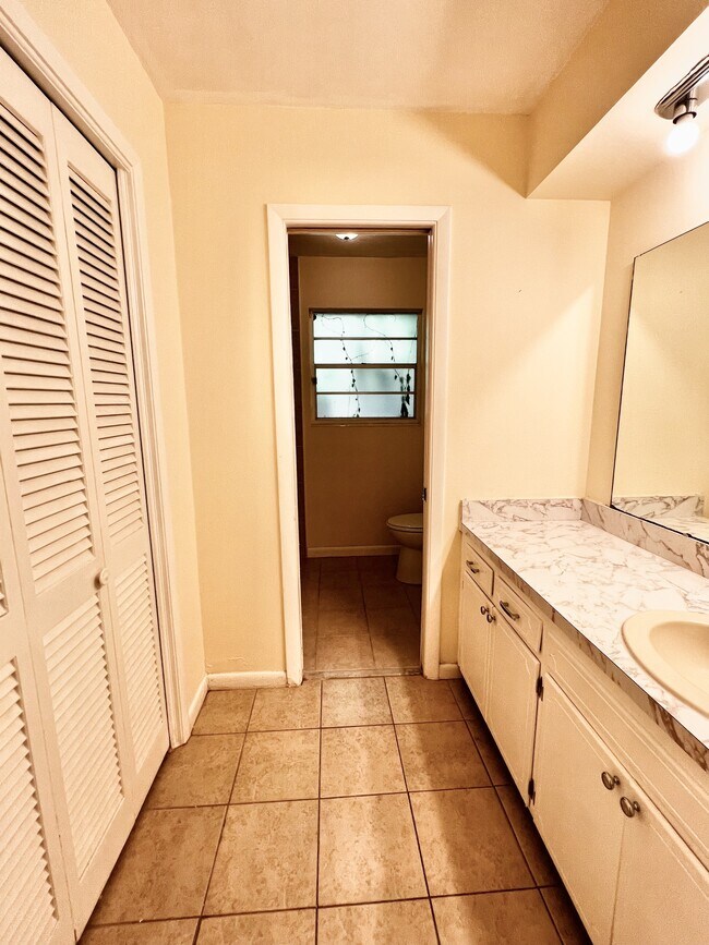 Building Photo - 5391 Golf Course Dr