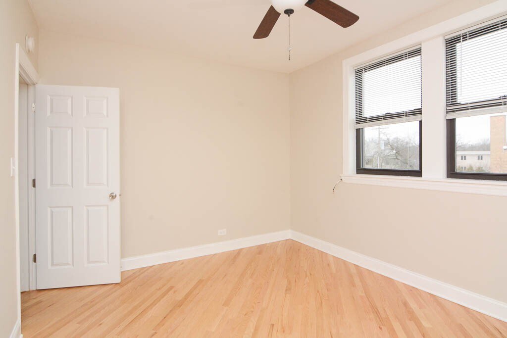 Building Photo - 896 Green Bay Rd