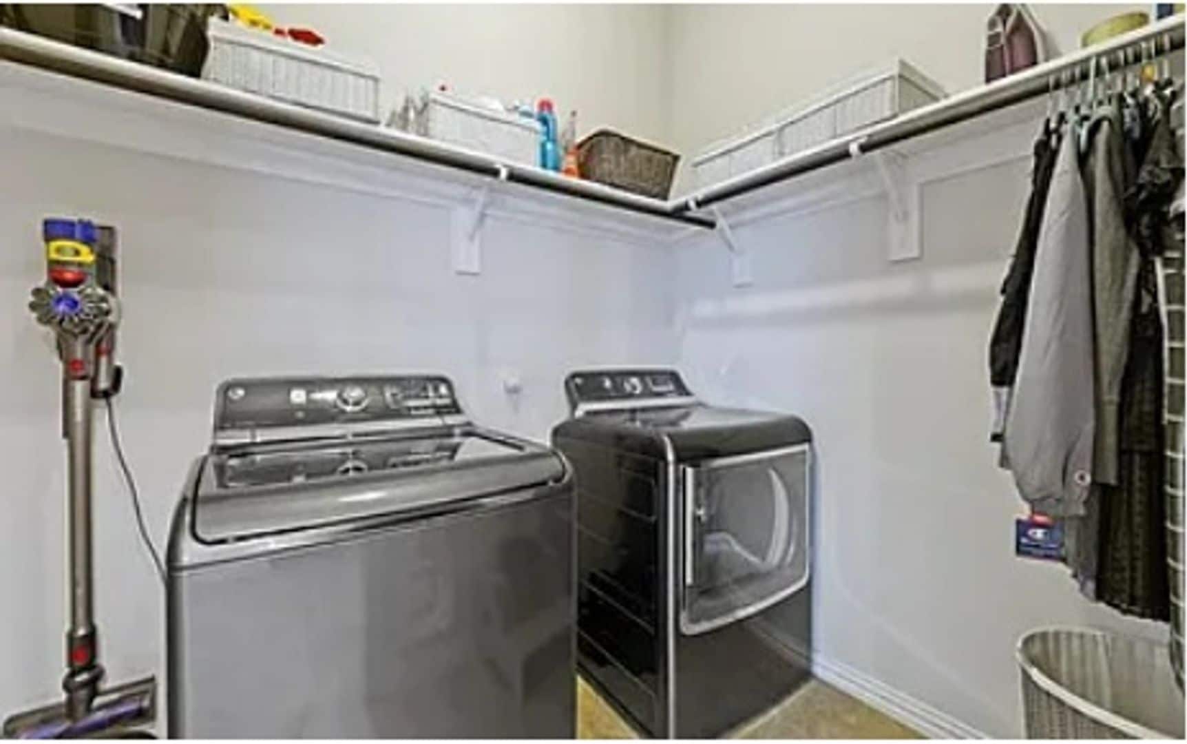 Building Photo - 817 Ferrule Dr