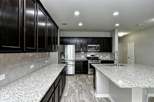 Building Photo - 201 Red Matador Ln