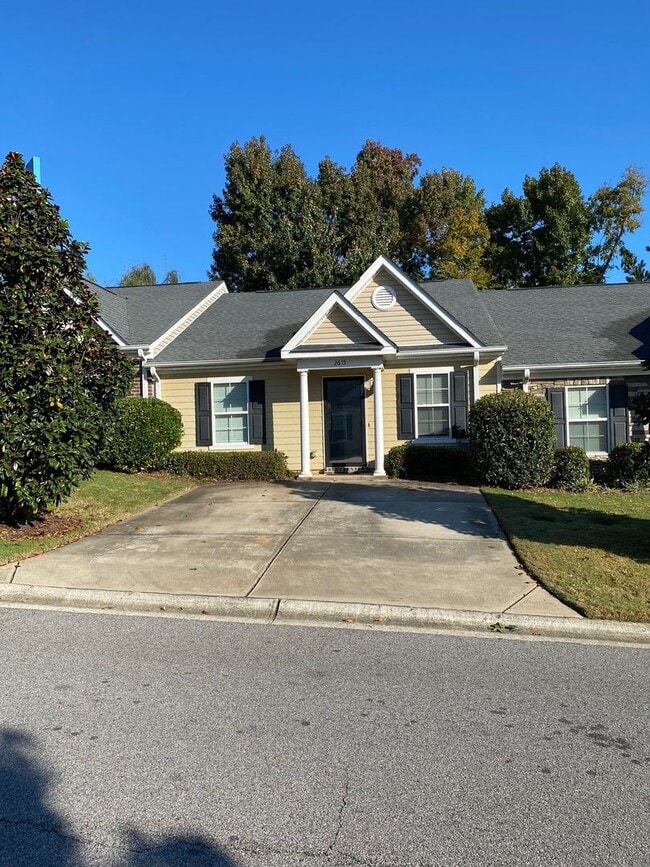 Building Photo - Townhome located just off I20 and Washingt...