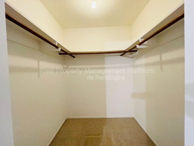 Building Photo - 1055 W Fremont Ave