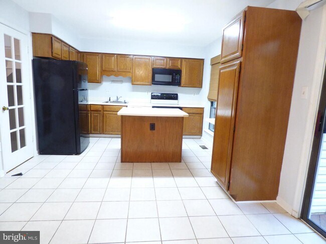 Building Photo - 6634 Westbury Oaks Ct