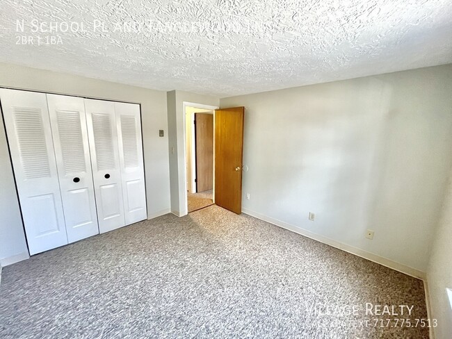 Building Photo - 307 N School Pl