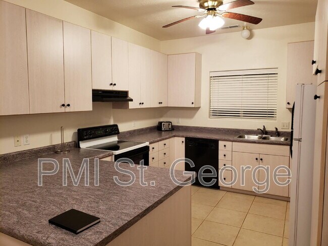 Building Photo - 288 Diagonal St