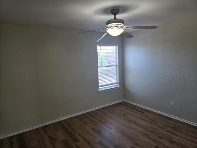 Building Photo - 333 Outfitter Dr