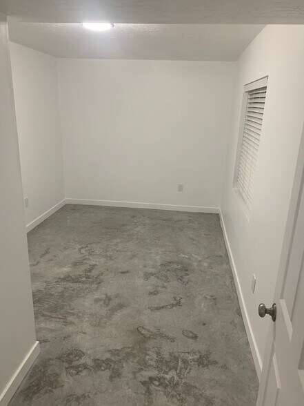 Building Photo - 2777 E Clarkstone Dr