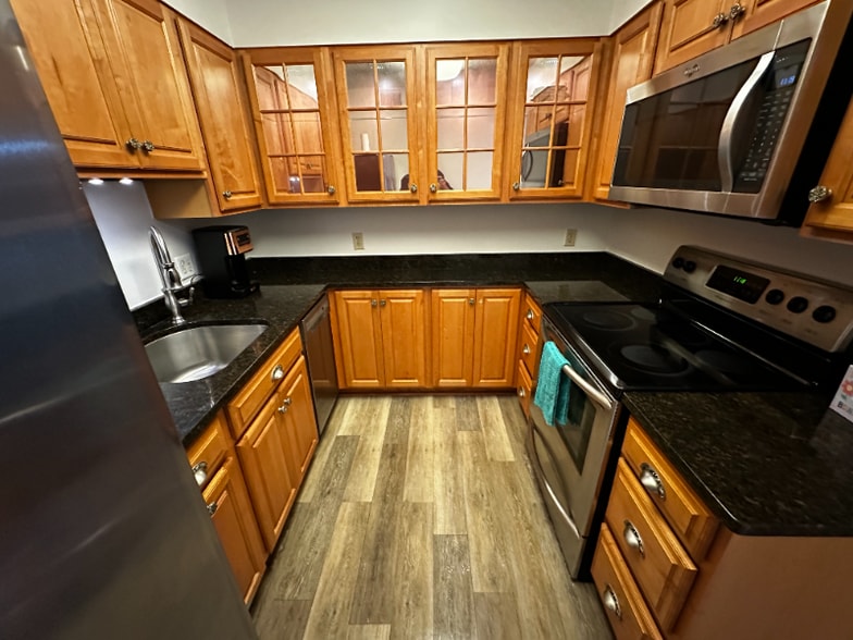 Building Photo - 1071 Edgewood Ave S