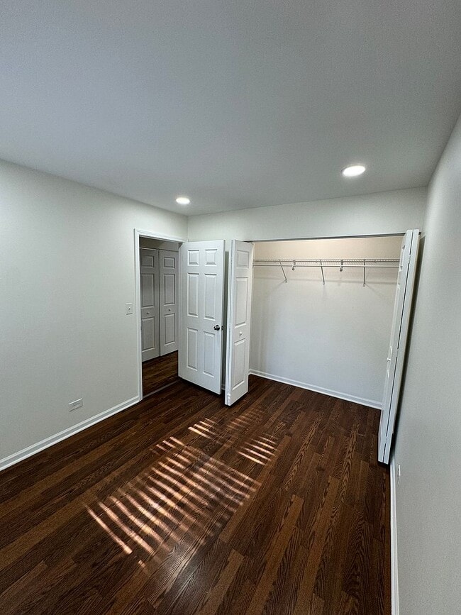 Building Photo - 1940 Navarone Dr