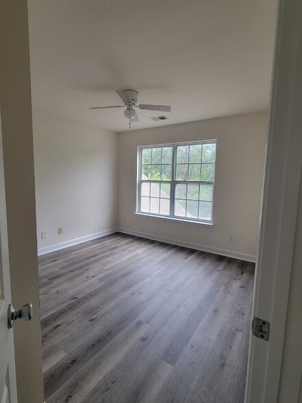 Building Photo - 917 Arrow Wood Ct