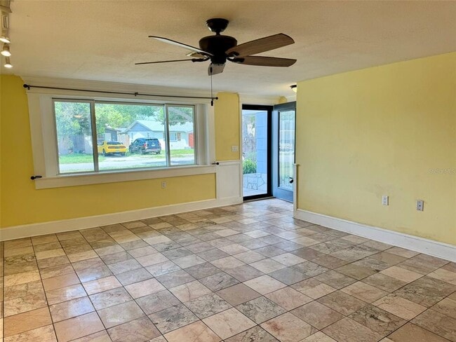 Building Photo - 1061 Rushmore Dr