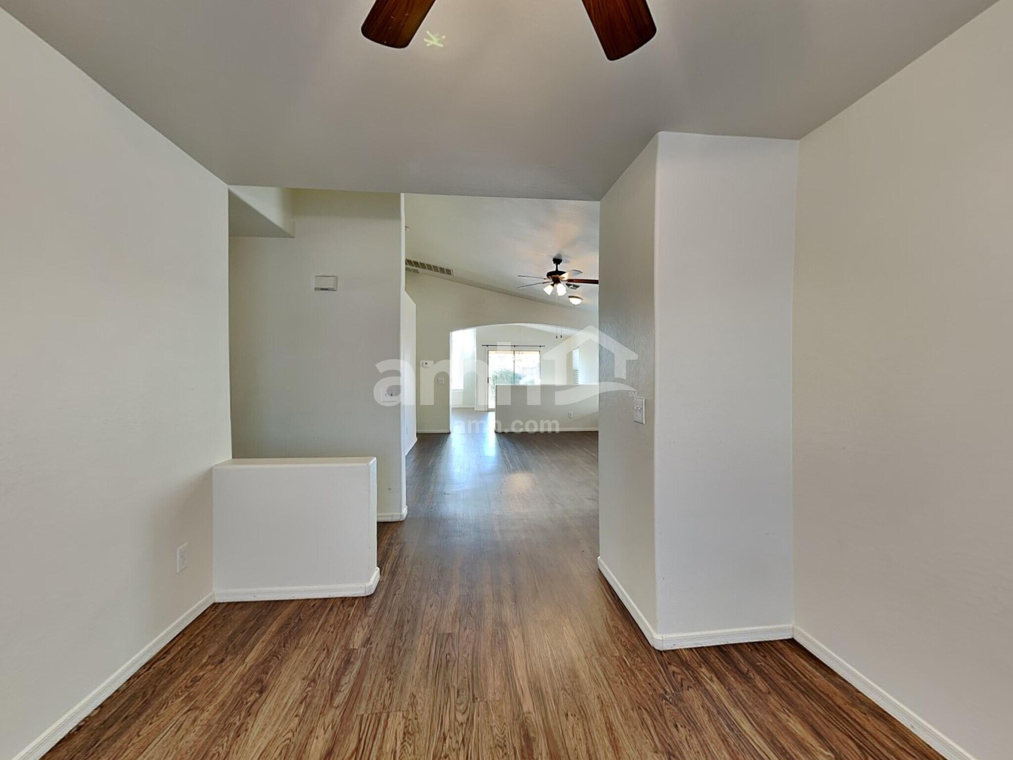 Building Photo - 15827 W Monroe St