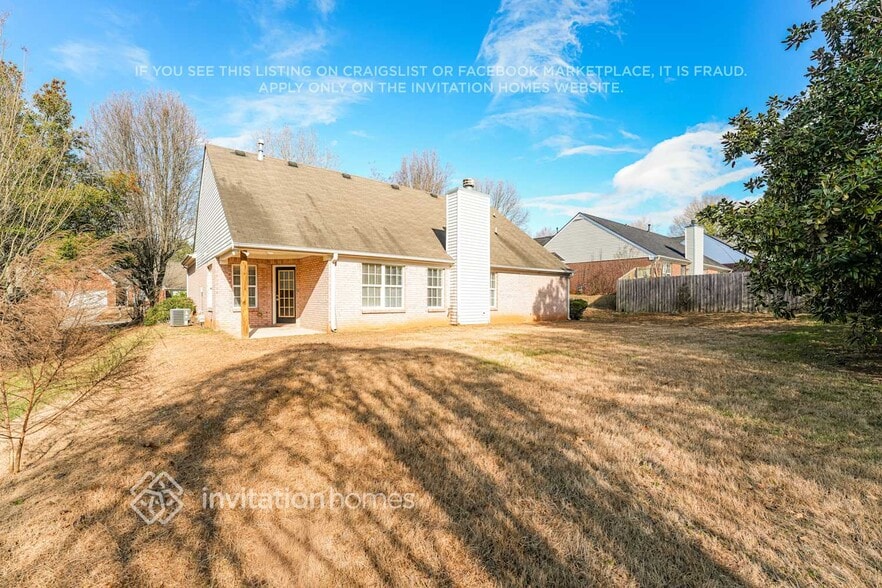 Building Photo - 975 James Ridge Dr