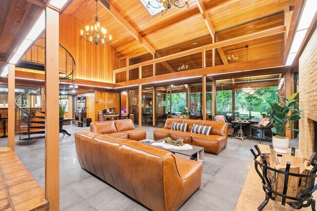Building Photo - 29 Winged Foot Dr
