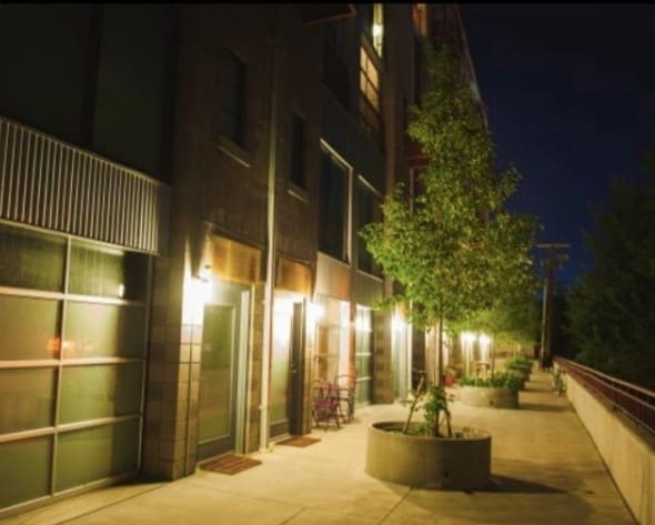 Building Photo - 360 W 300 S