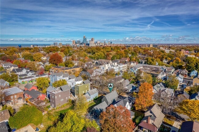 Building Photo - 1928 W 48th St
