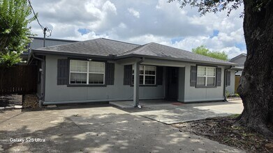 Building Photo - 2098 Harland Dr