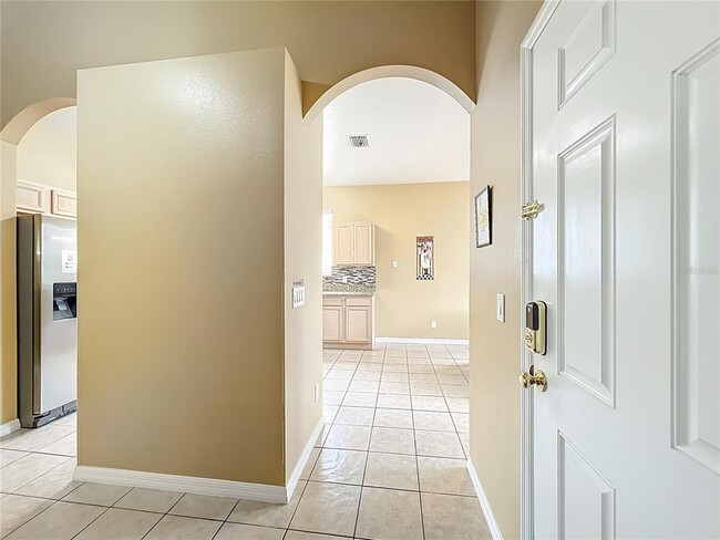 Building Photo - 520 Orista Dr