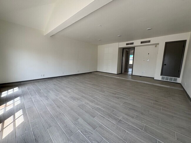 Building Photo - 418 Ephesus Ct