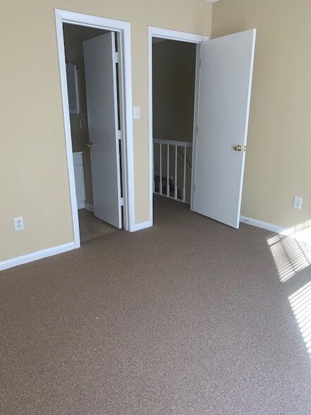 Building Photo - 515 Mill Cove Ct