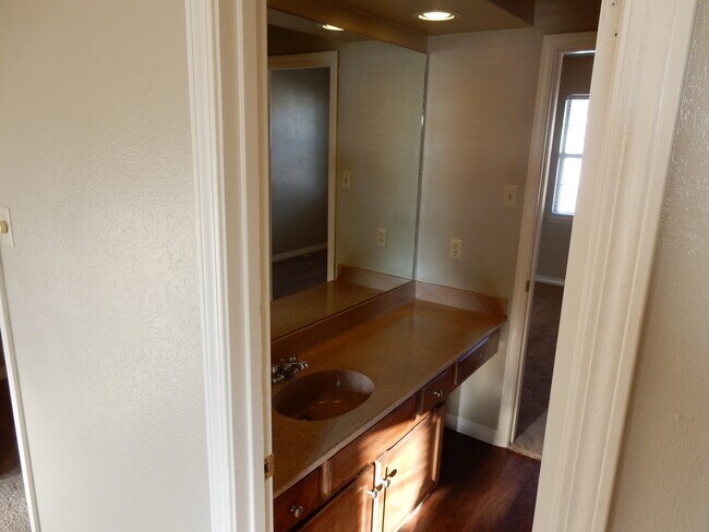 Building Photo - 2 Bedroom 1.5 bath Townhome $300 off 1st Month Special