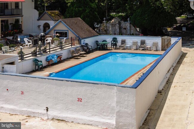 Building Photo - 2331 N 58th St