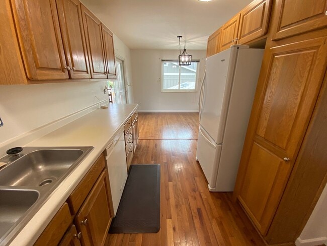 Building Photo - 4 Bed 2 Bath Home In South Boulder.  Devils Thumb Neighborhood!