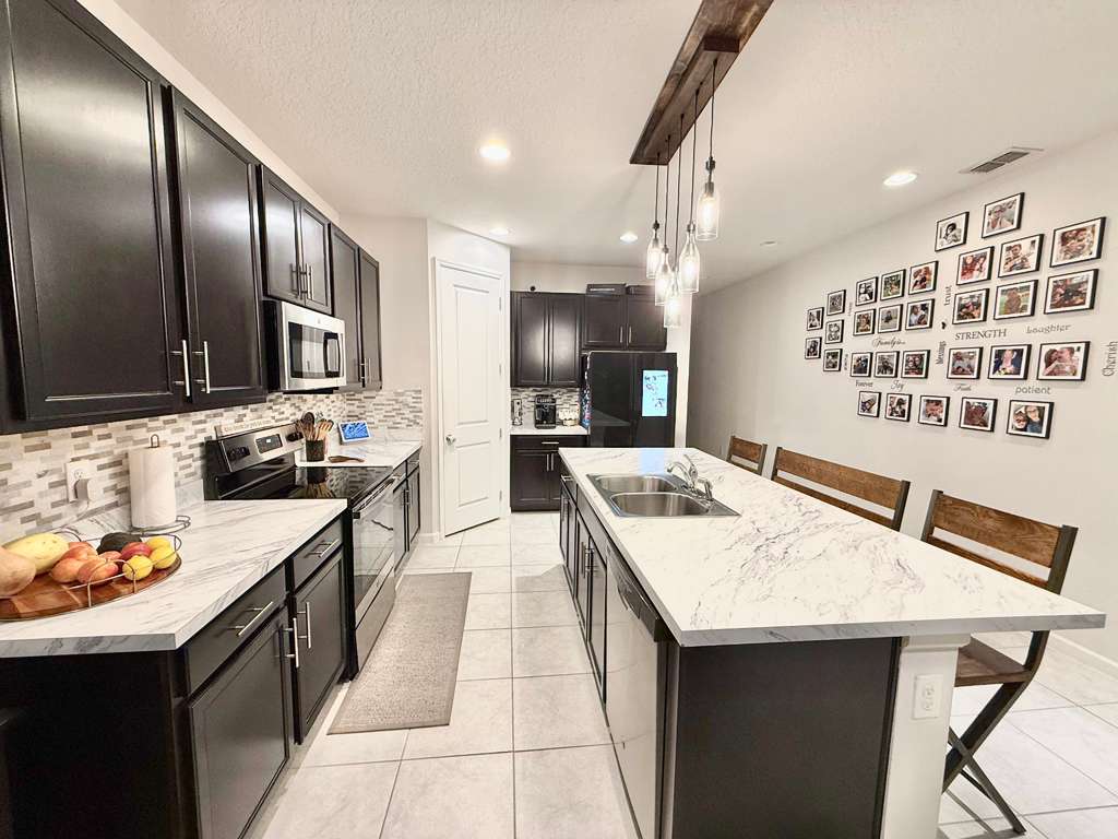 Building Photo - 184 Summershore Dr