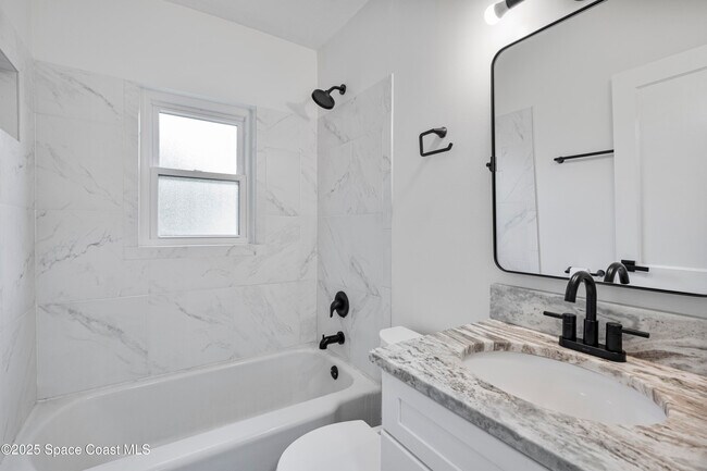 Building Photo - 509 E Fee Ave