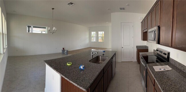 Building Photo - 10374 Pearson Ave