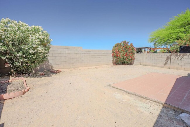 Building Photo - 6278 S Sunrise Valley Dr