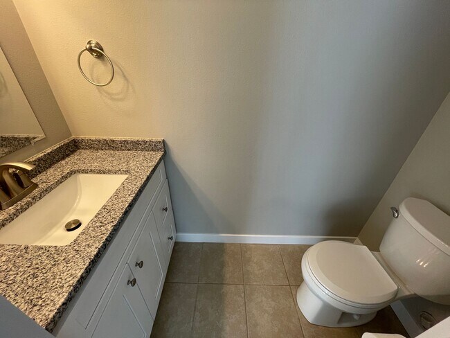 Building Photo - Gorgeous remodeled 4 Bedroom Home in D20!