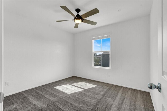 Building Photo - 8033 Skye Foxx St