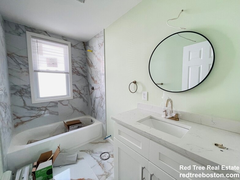 Building Photo - 187 Fellsway W