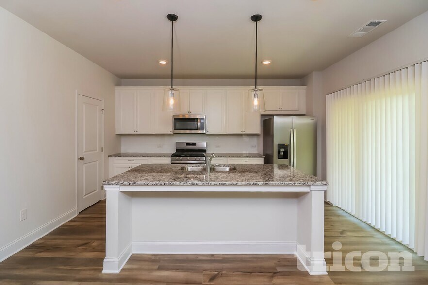 Building Photo - 73 Leyland Ct