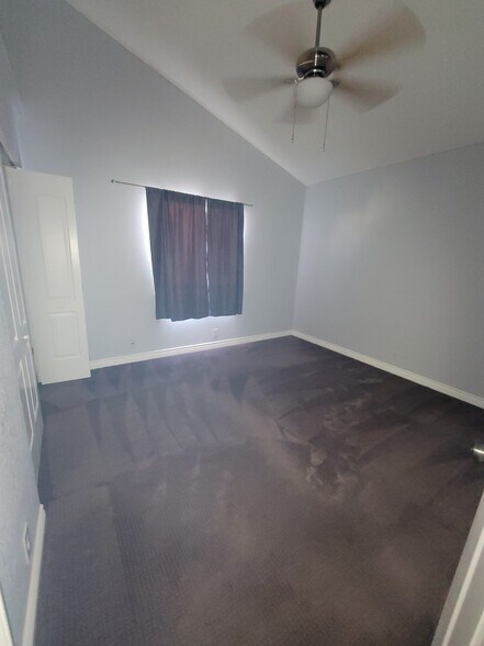 Building Photo - 491 W Carter St