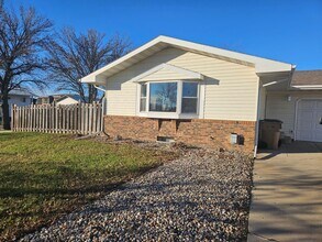 Building Photo - 1732-1734 6th St SE