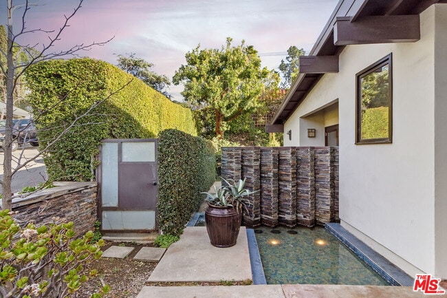 Building Photo - 2473 La Condesa Dr