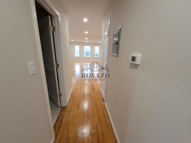 Building Photo - 197 N 11th St