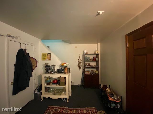 Building Photo - 330 Bainbridge St