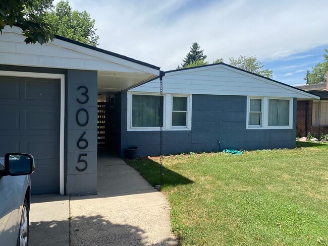 Primary Photo - 3065 N Glencoe St