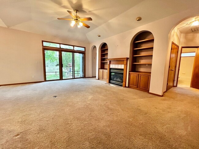 Building Photo - Charming 3 bed, 3 bath Ranch Home in South Fort Collins