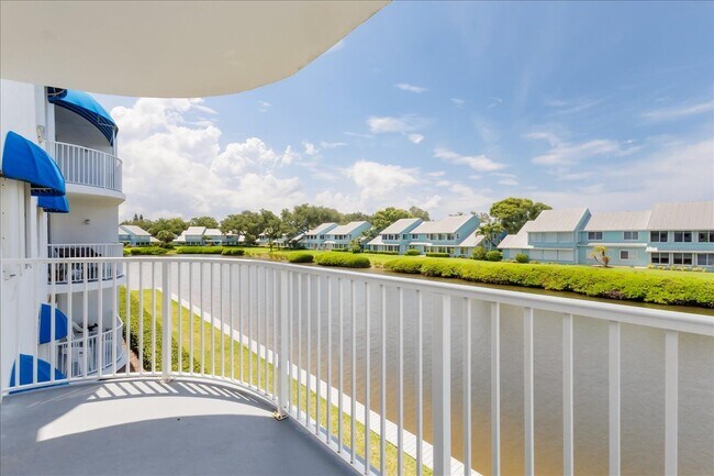 Building Photo - 6124 S River Run Dr