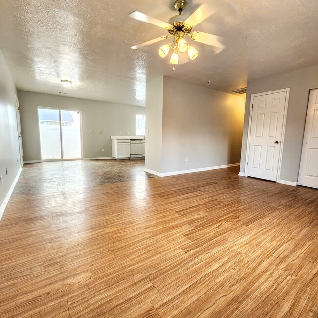 Building Photo - 7482 S 100 W