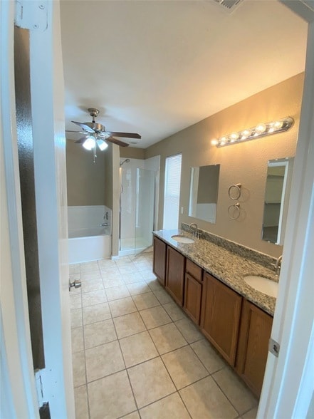 Building Photo - 1125 Greenbend Dr