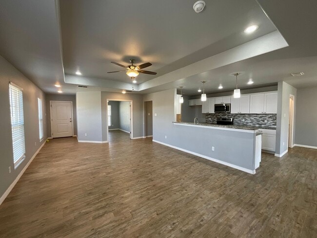 Building Photo - 4 Bed 3 bath 3 Car-Garage-Solar Panels-Move In Ready! Frenship ISD
