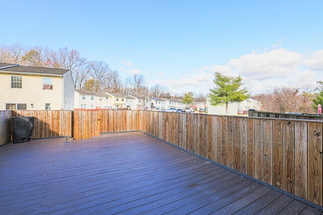 Building Photo - 14 Luffing Ct